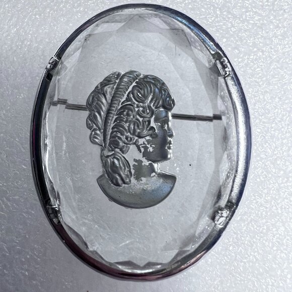 Vintage Warner Cameo Brooch Pin Intaglio Faceted Glass Silver Tone Signed 2X1.5" - Picture 1 of 11